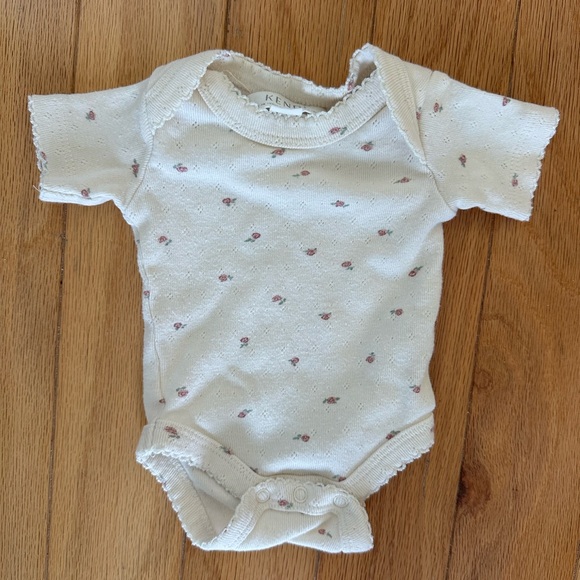 Colored Organics Kendi brand onesie, NB size, like new. - Picture 1 of 3